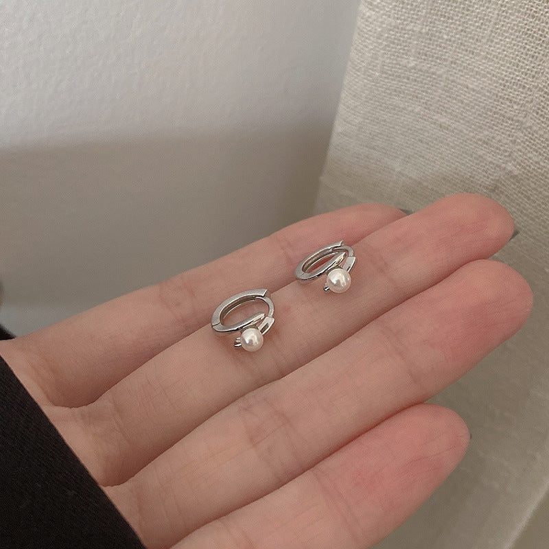 Orecchino artigianale delicato