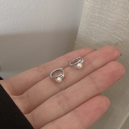 Orecchino artigianale delicato