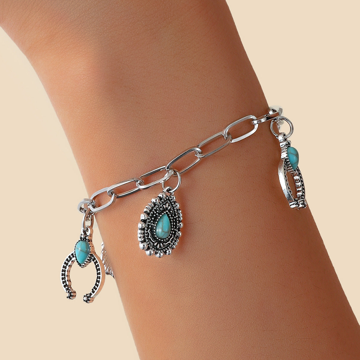 Bracciale bellissimo con stile unico