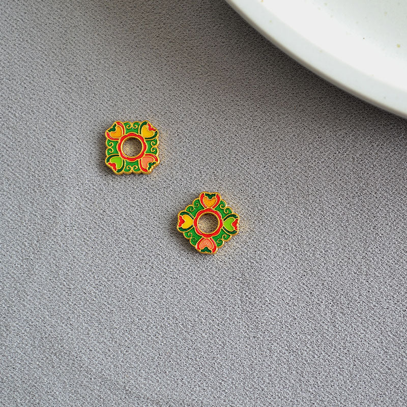 Oro Orecchino artigianale delicato