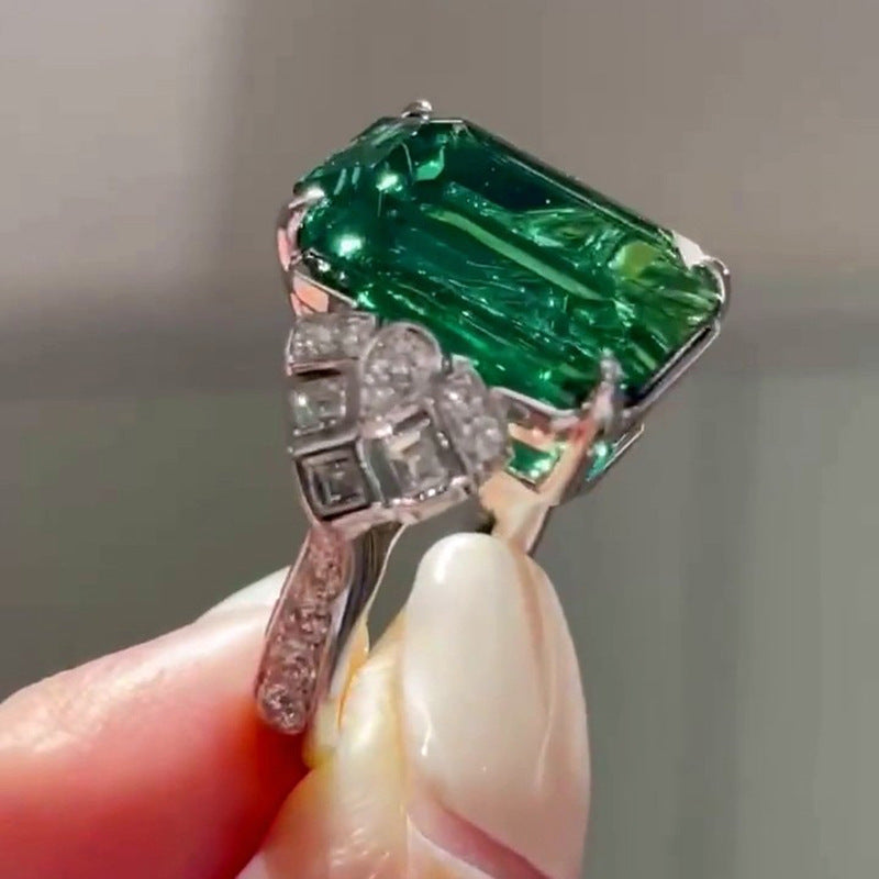 Anello elegante per ogni occasione