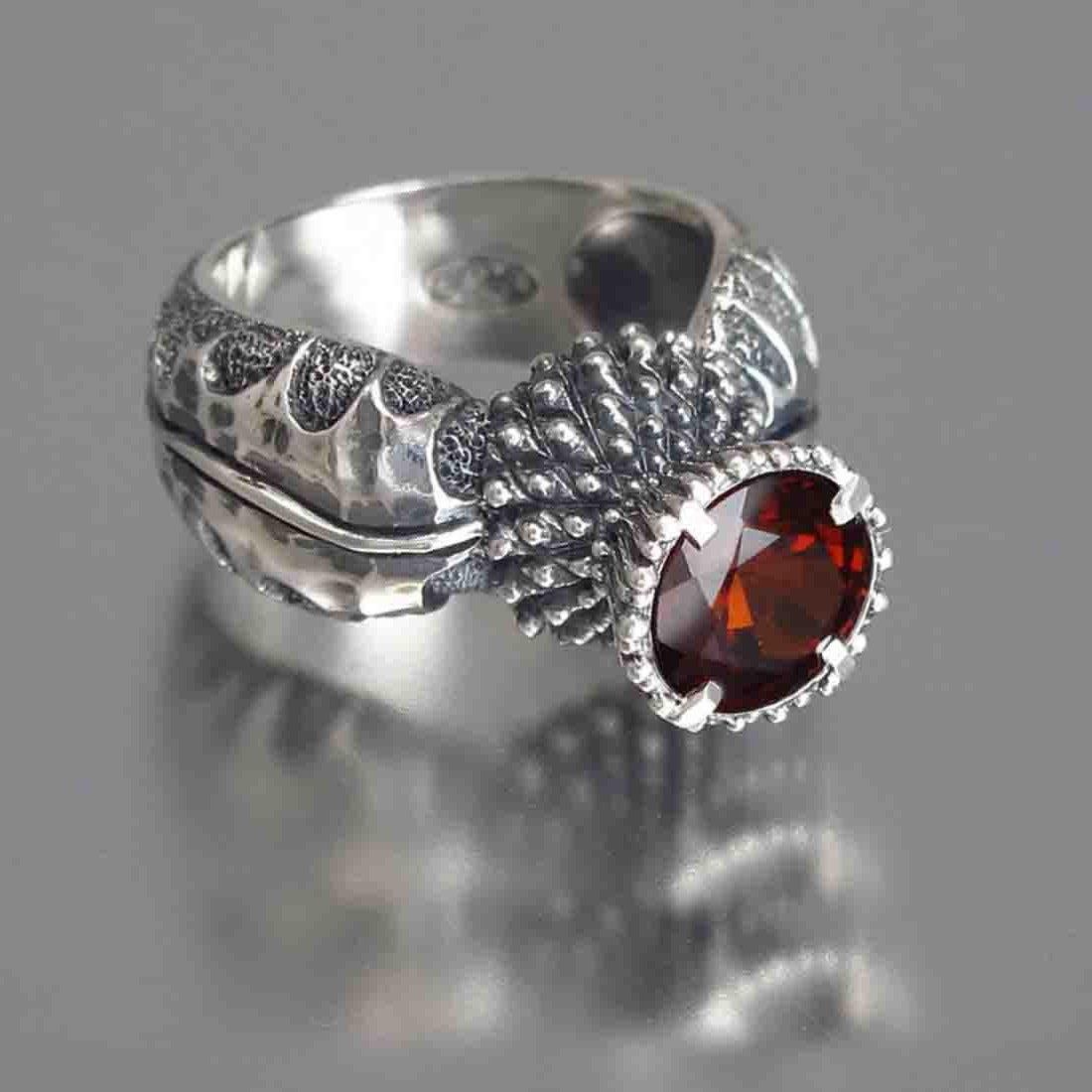 Anello elegante per ogni occasione