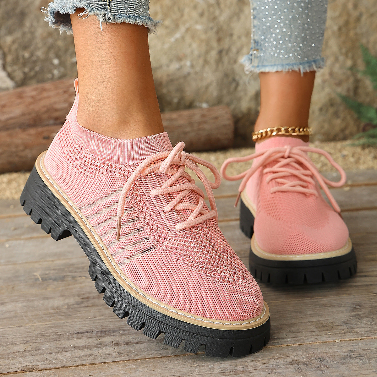 Scarpe Ortopediche Aggraziate dal Look Moderno