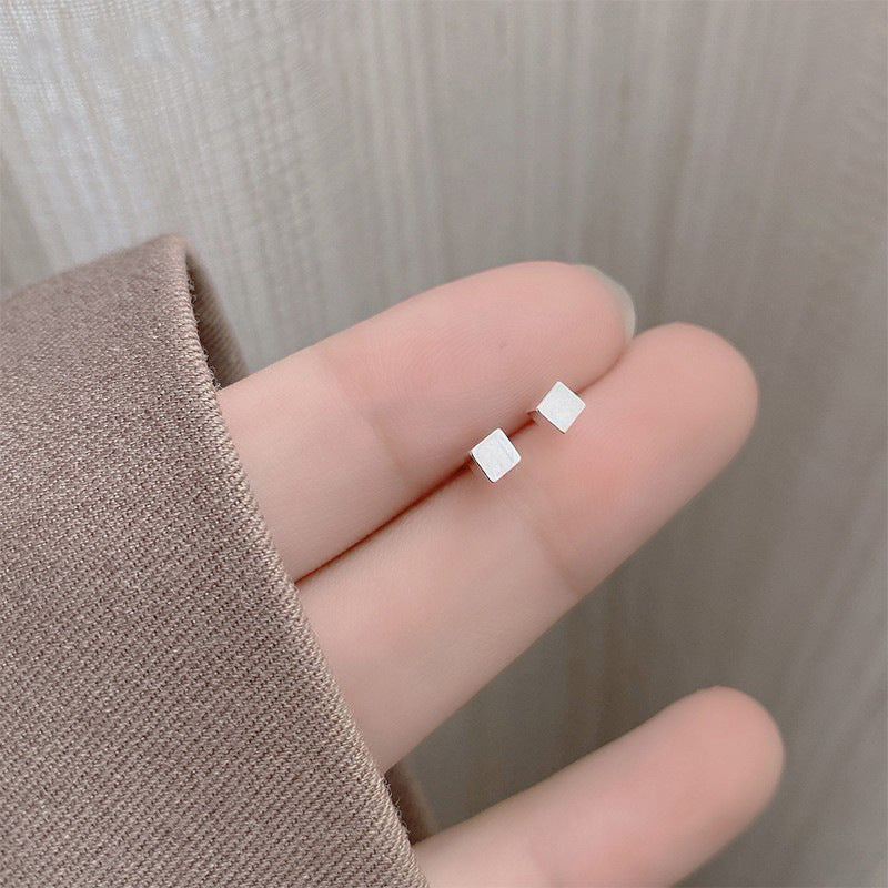 Orecchino classico dal fascino senza tempo