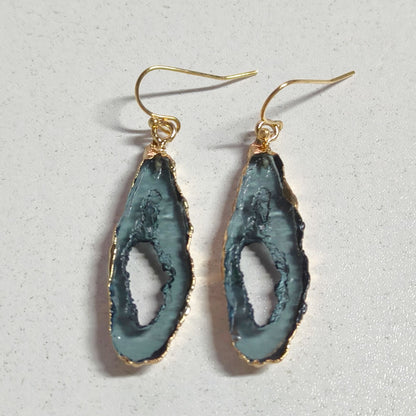 Orecchino artigianale delicato