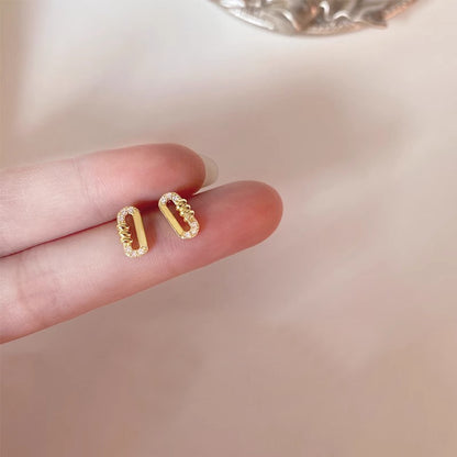 Orecchino romantico per momenti speciali