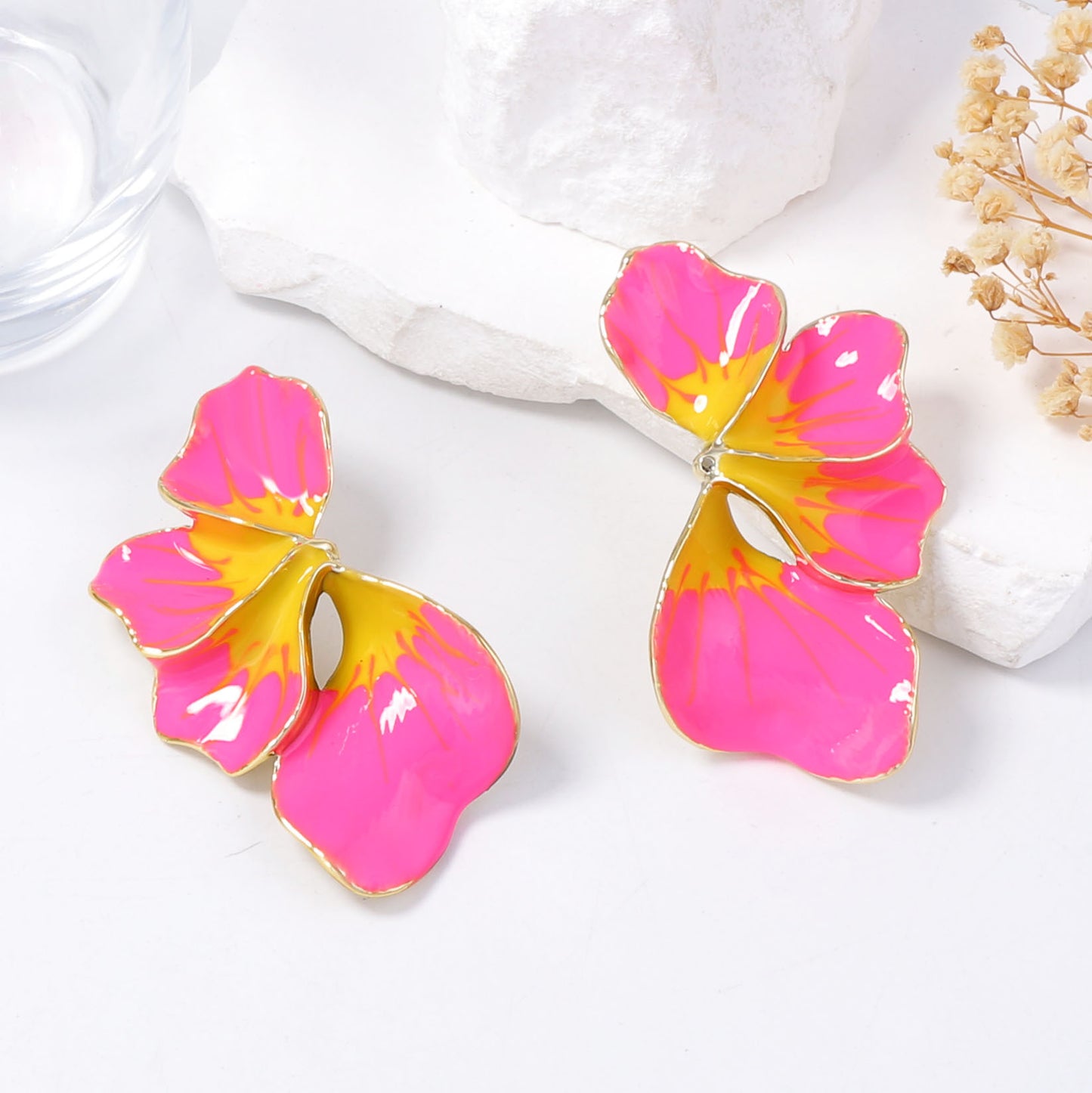 Orecchino artigianale delicato