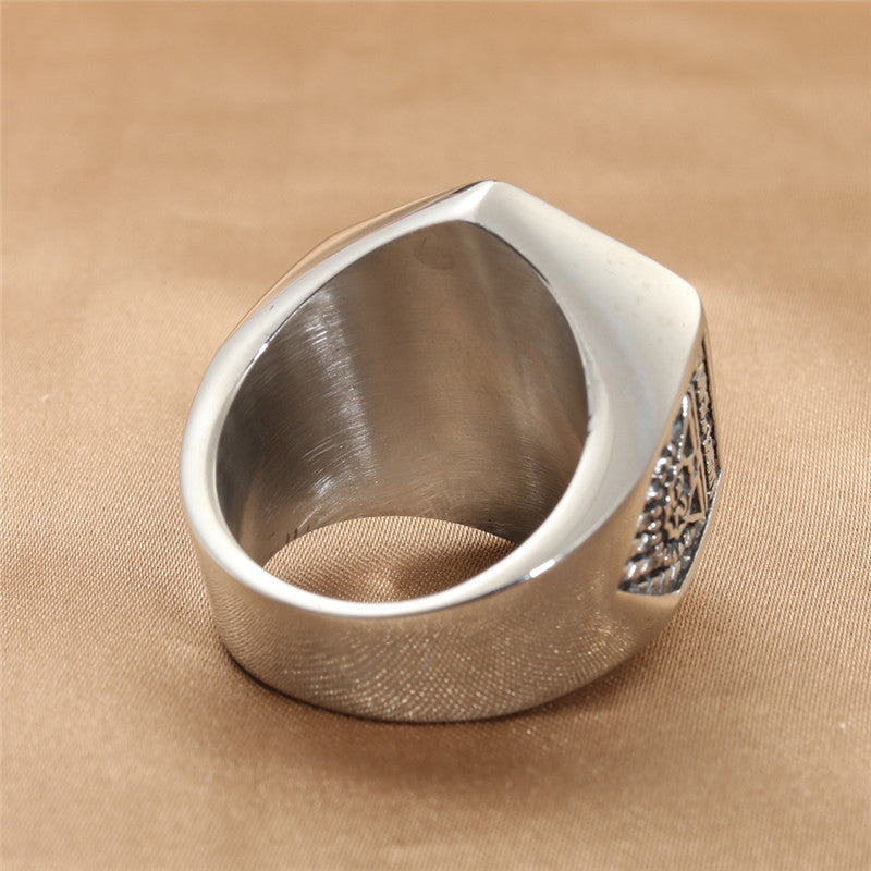 Anello bellissimo con stile unico