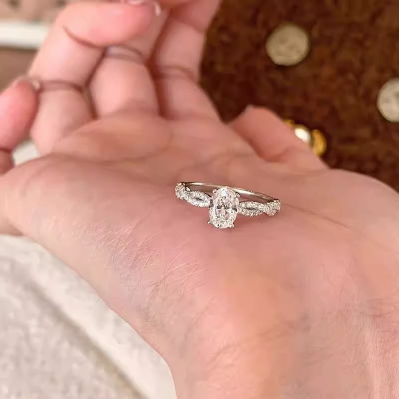 Anello bellissimo con stile unico