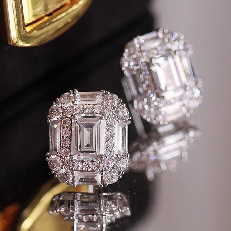 Orecchino stupendo per uso quotidiano