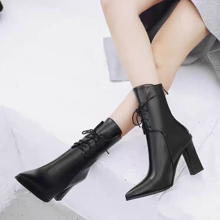 Stivali Ortopediche Aggraziate dal Look Moderno