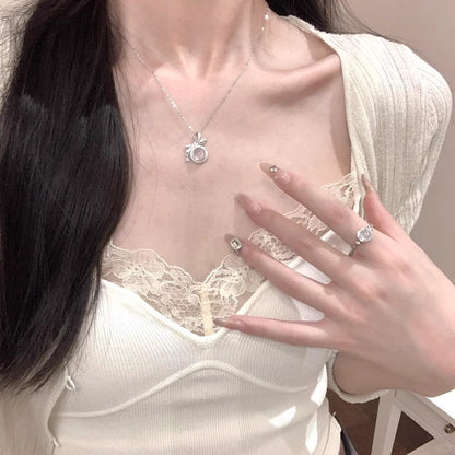 Gioiello artigianale delicato