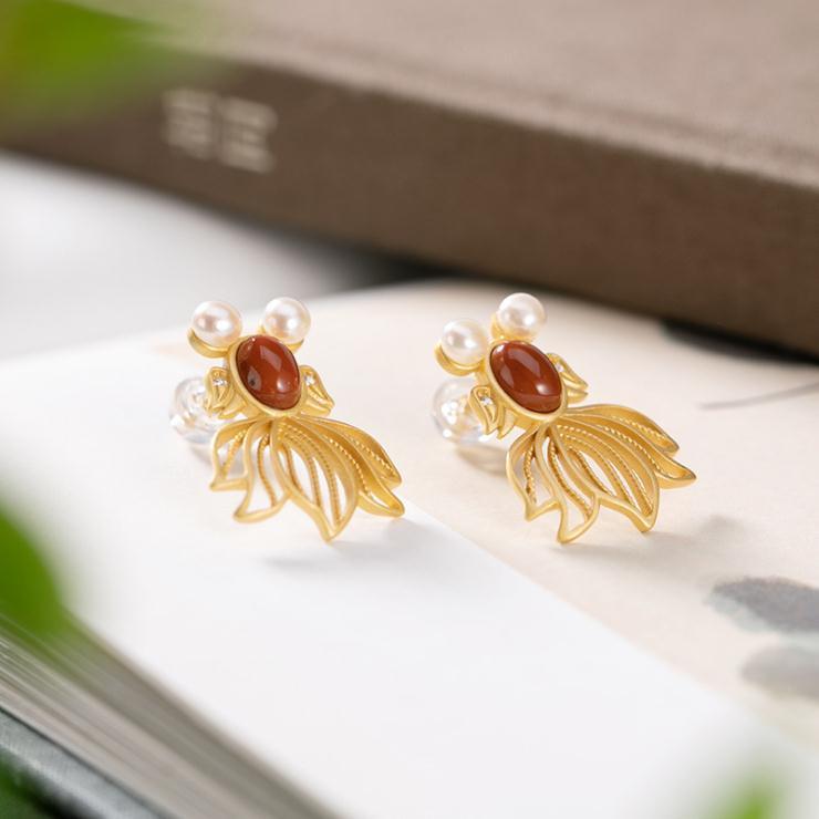 Argento Orecchino bellissimo con stile unico