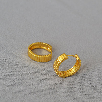 Oro Orecchino artigianale delicato