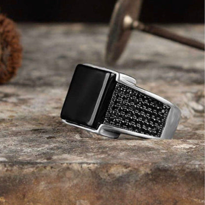 Anello bellissimo con stile unico