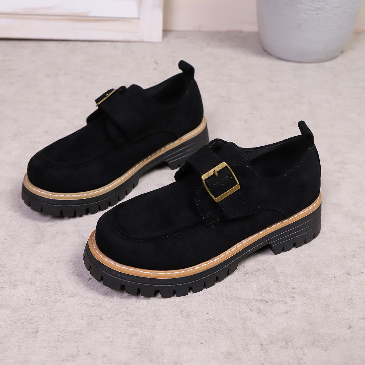 Scarpe Ortopediche Aggraziate dal Look Moderno