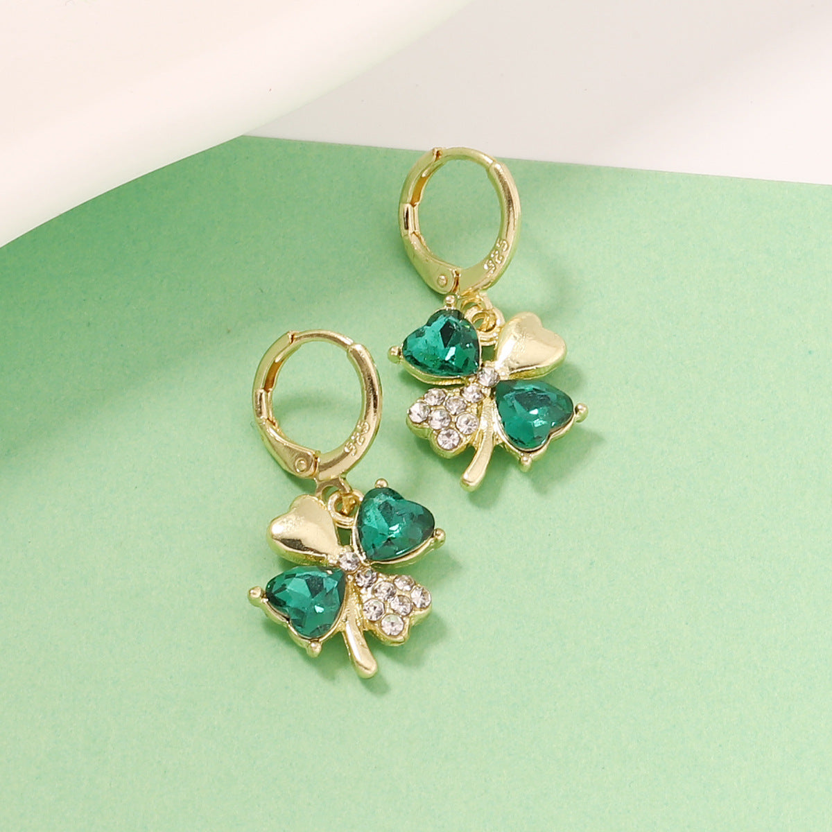 Orecchino elegante per ogni occasione