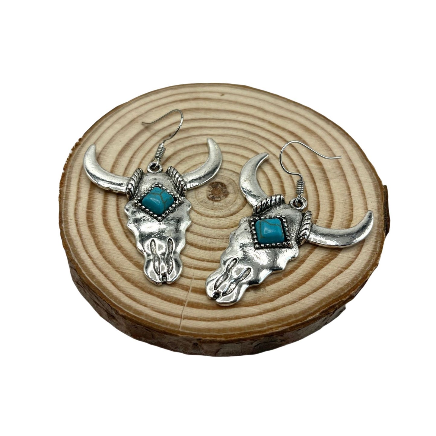 Orecchino artigianale delicato