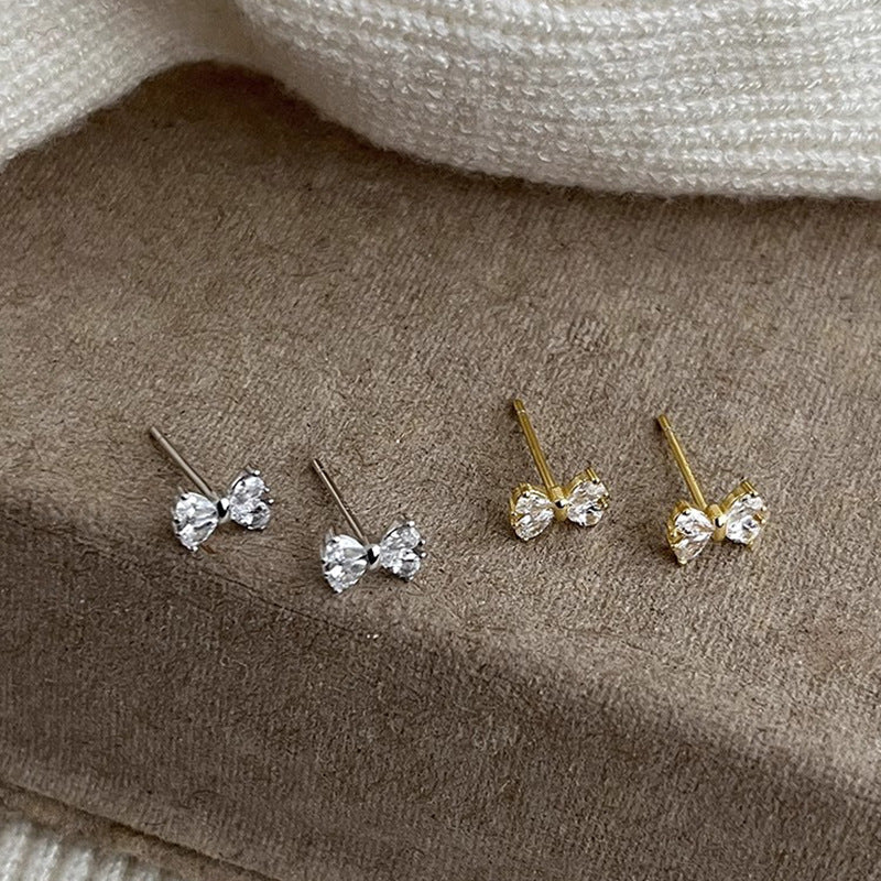 Orecchino artigianale delicato