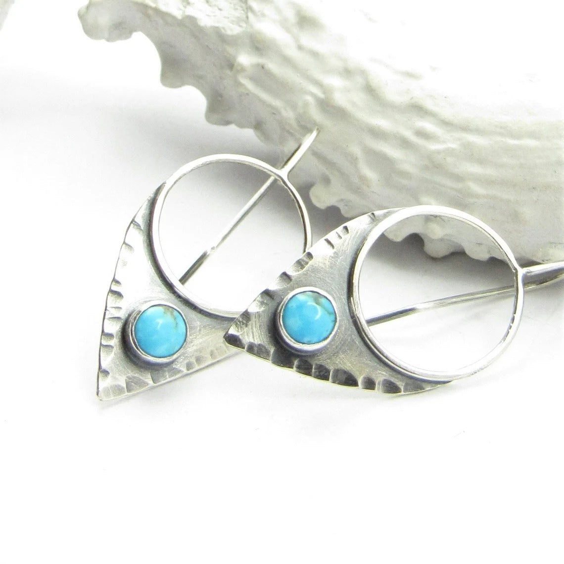 Orecchino classico dal fascino senza tempo