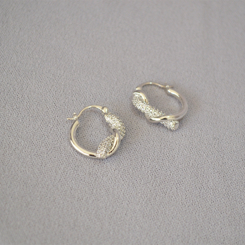 Oro Orecchino bellissimo con stile unico