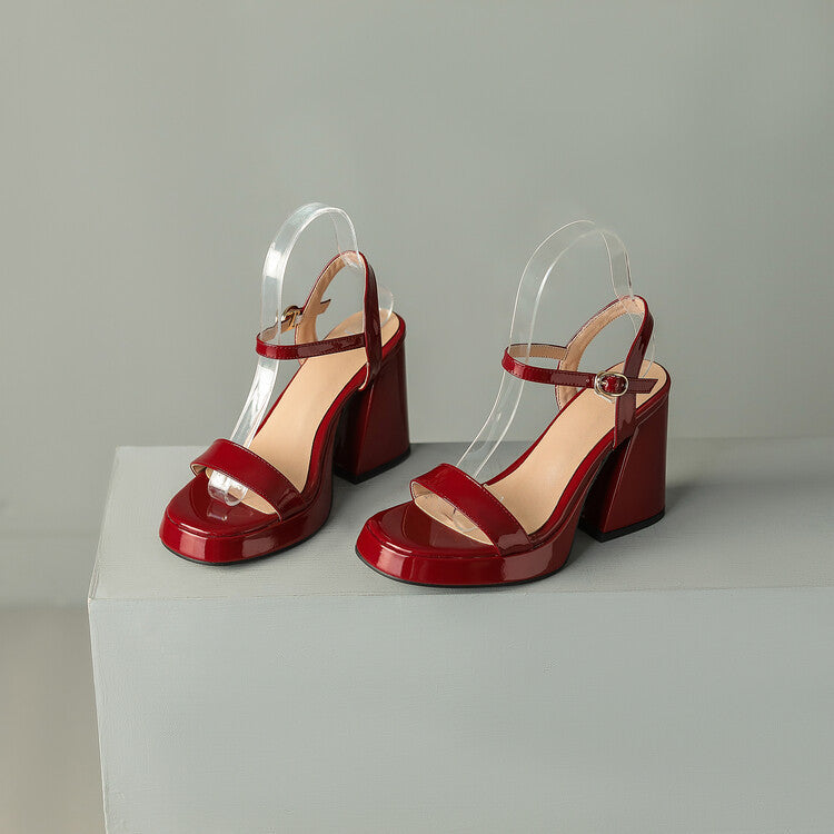 Sandali Ortopediche Aggraziate dal Look Moderno