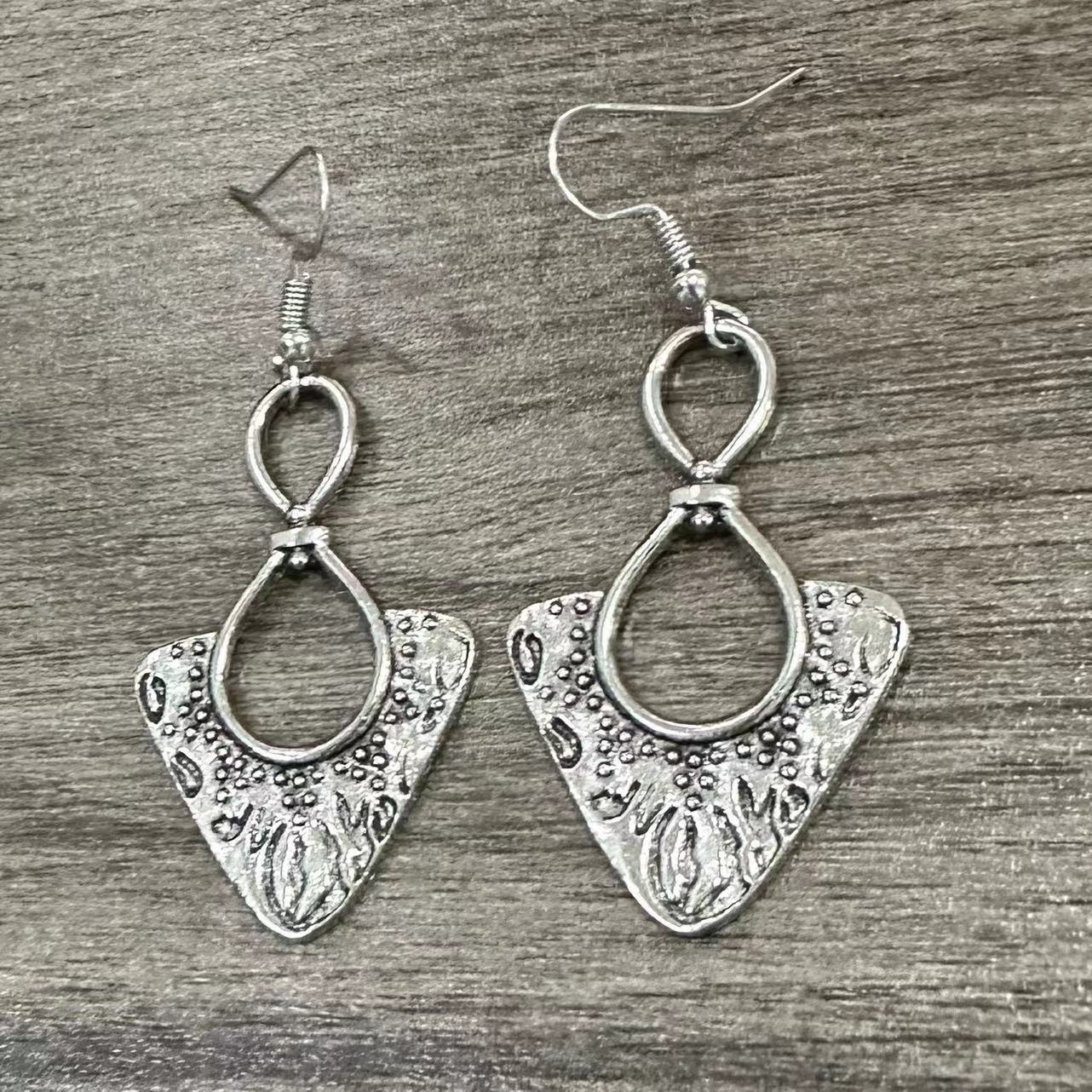 Orecchino vintage fatto a mano