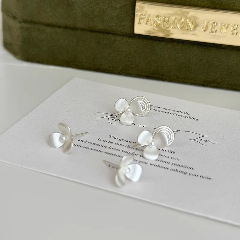 Orecchino bellissimo con stile unico