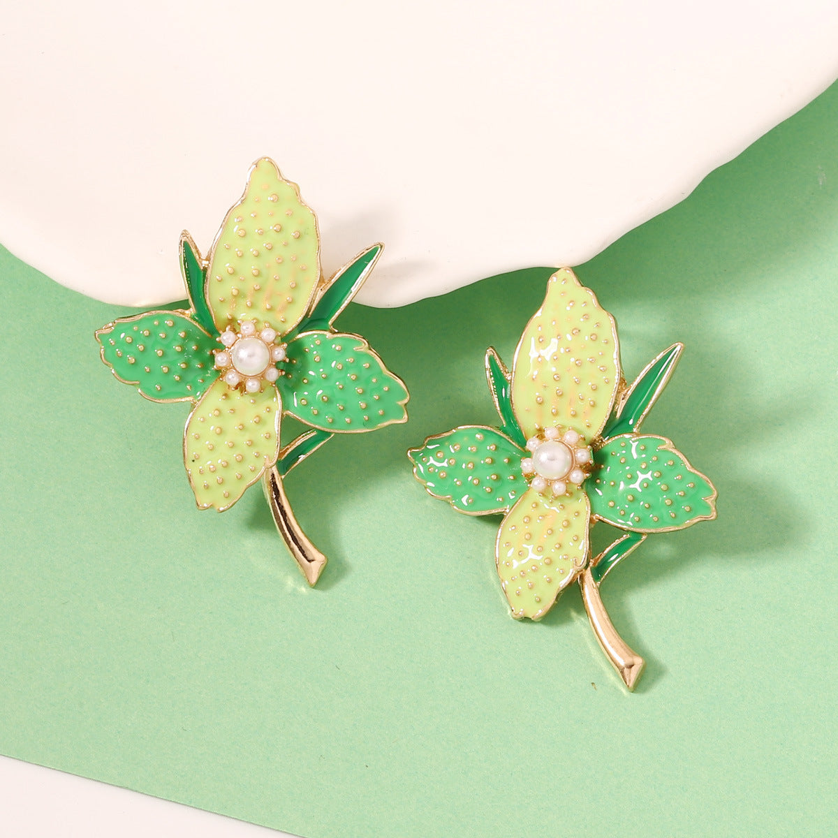 Orecchino classico dal fascino senza tempo