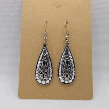 Orecchino artigianale delicato