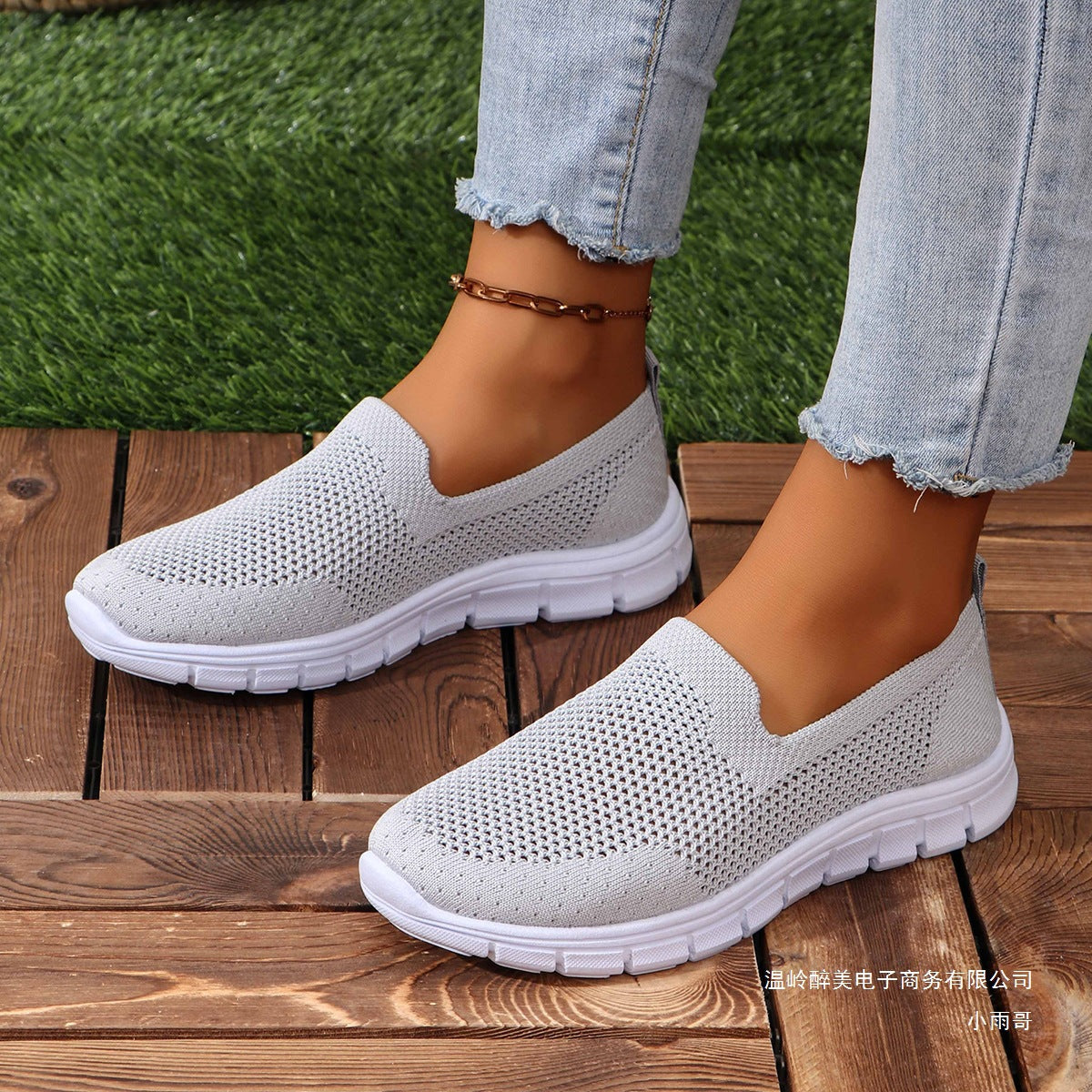 Scarpe Ortopediche Aggraziate dal Look Moderno