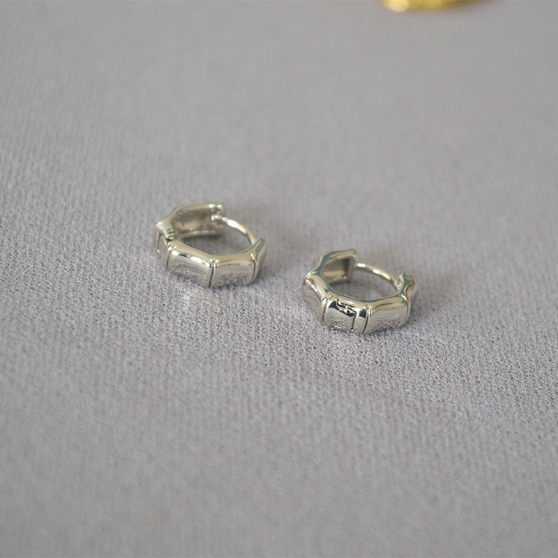 Oro Orecchino bellissimo con stile unico