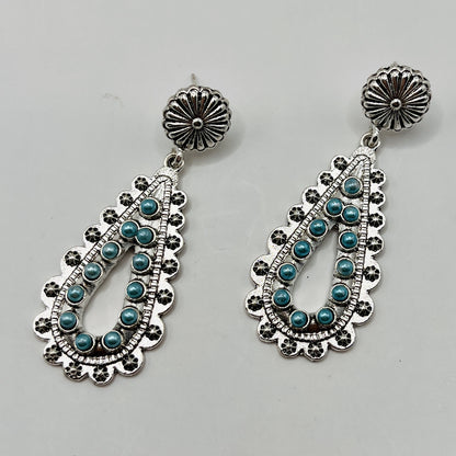 Orecchino artigianale delicato