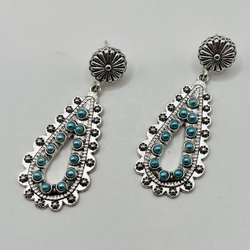 Orecchino artigianale delicato