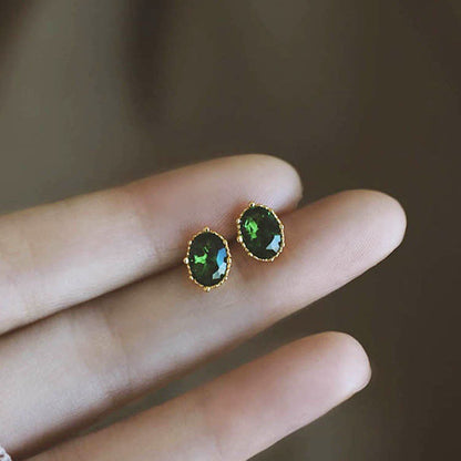 Orecchino artigianale delicato