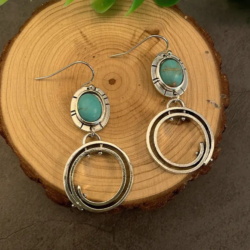 Orecchino artigianale delicato