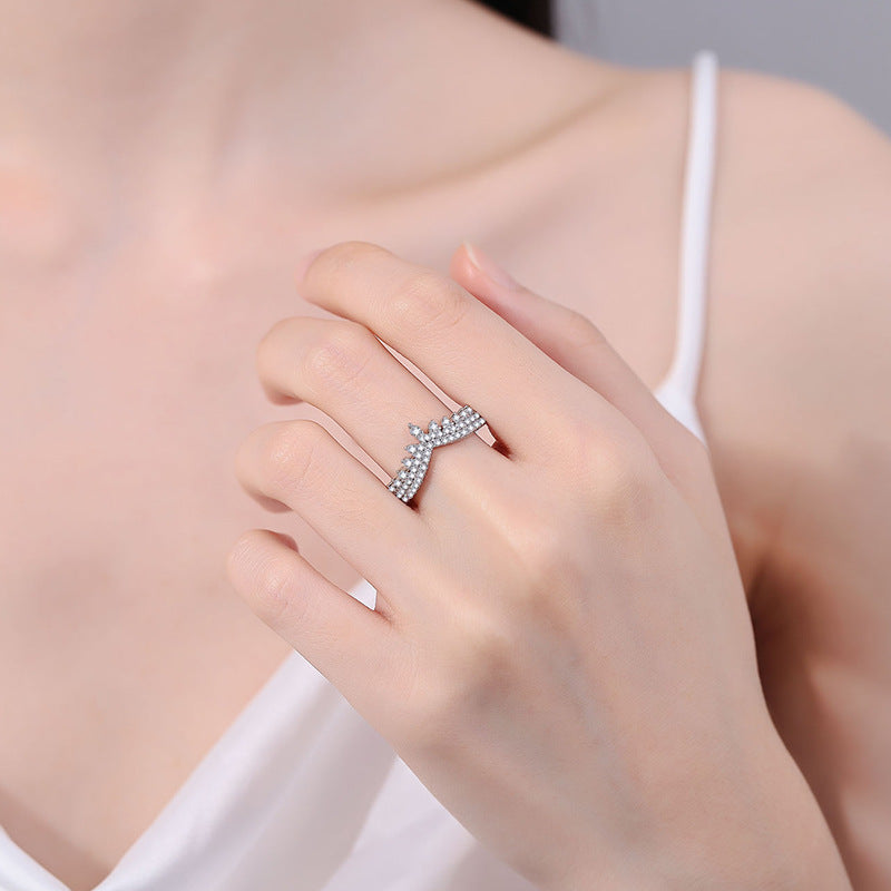 Anello bellissimo con stile unico