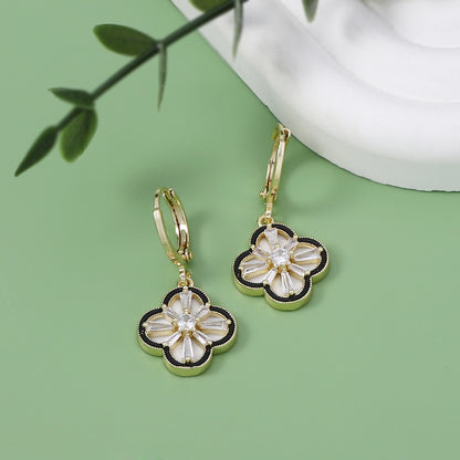 Orecchino affascinante per ogni occasione