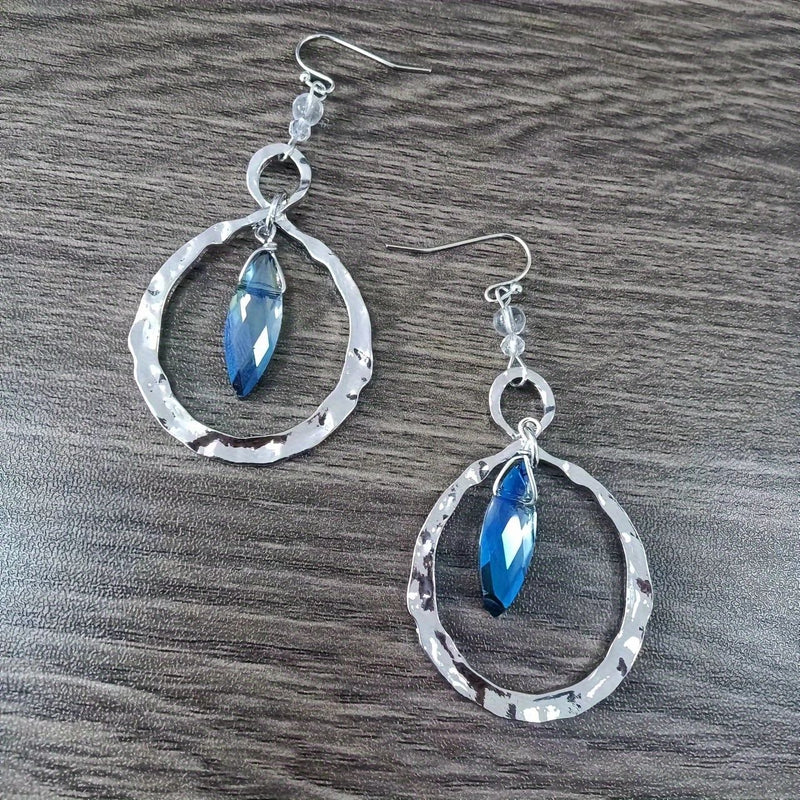 Orecchino artigianale delicato