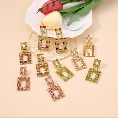 Orecchino affascinante per ogni occasione