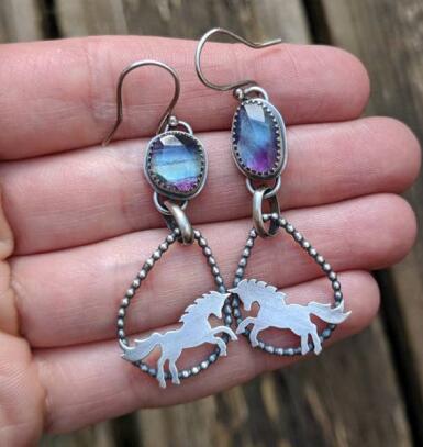 Orecchino bellissimo con stile unico