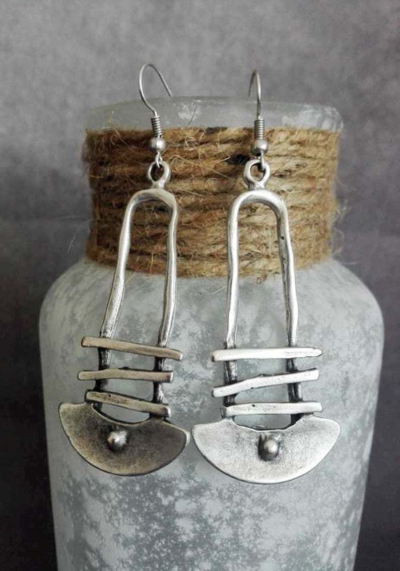 Orecchino artigianale delicato