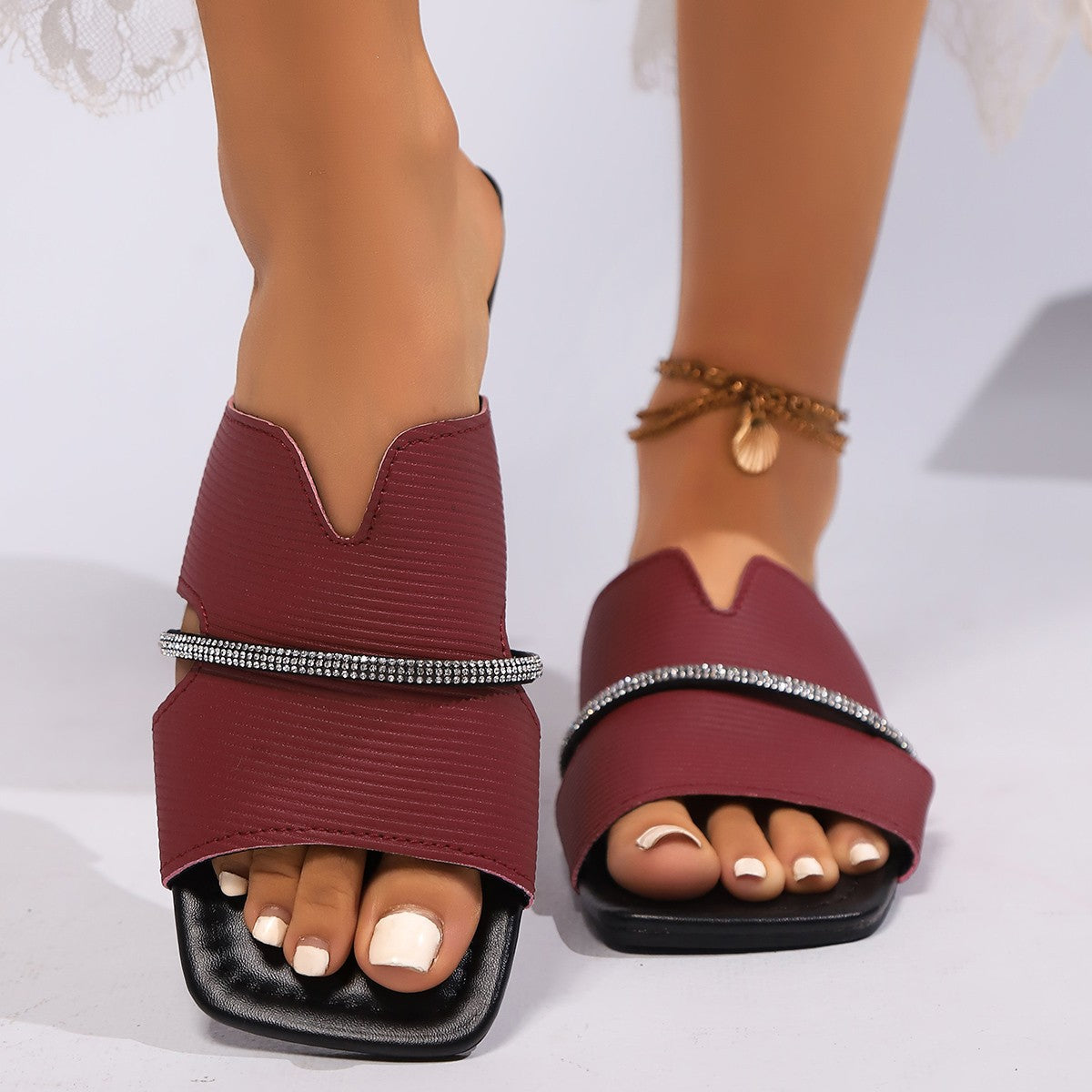 Sandali Ortopediche Aggraziate dal Look Moderno