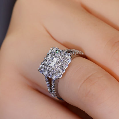 Anello affascinante per ogni occasione