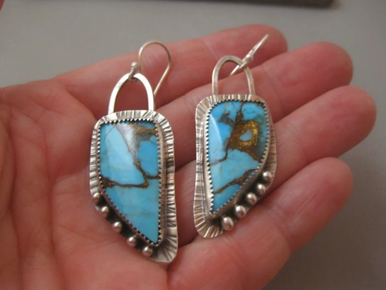 Orecchino romantico per momenti speciali