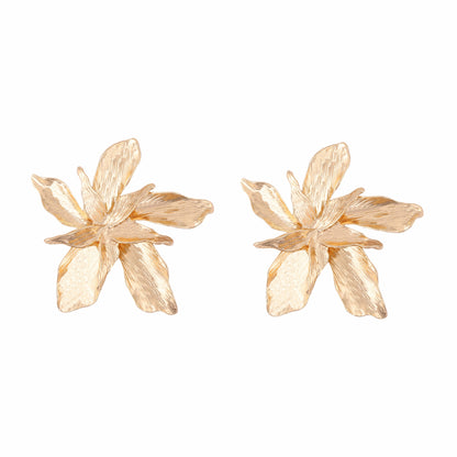 Orecchino artigianale delicato