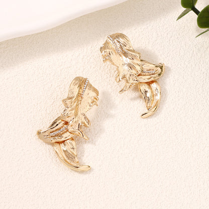 Orecchino artigianale delicato