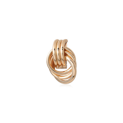 Orecchino artigianale delicato