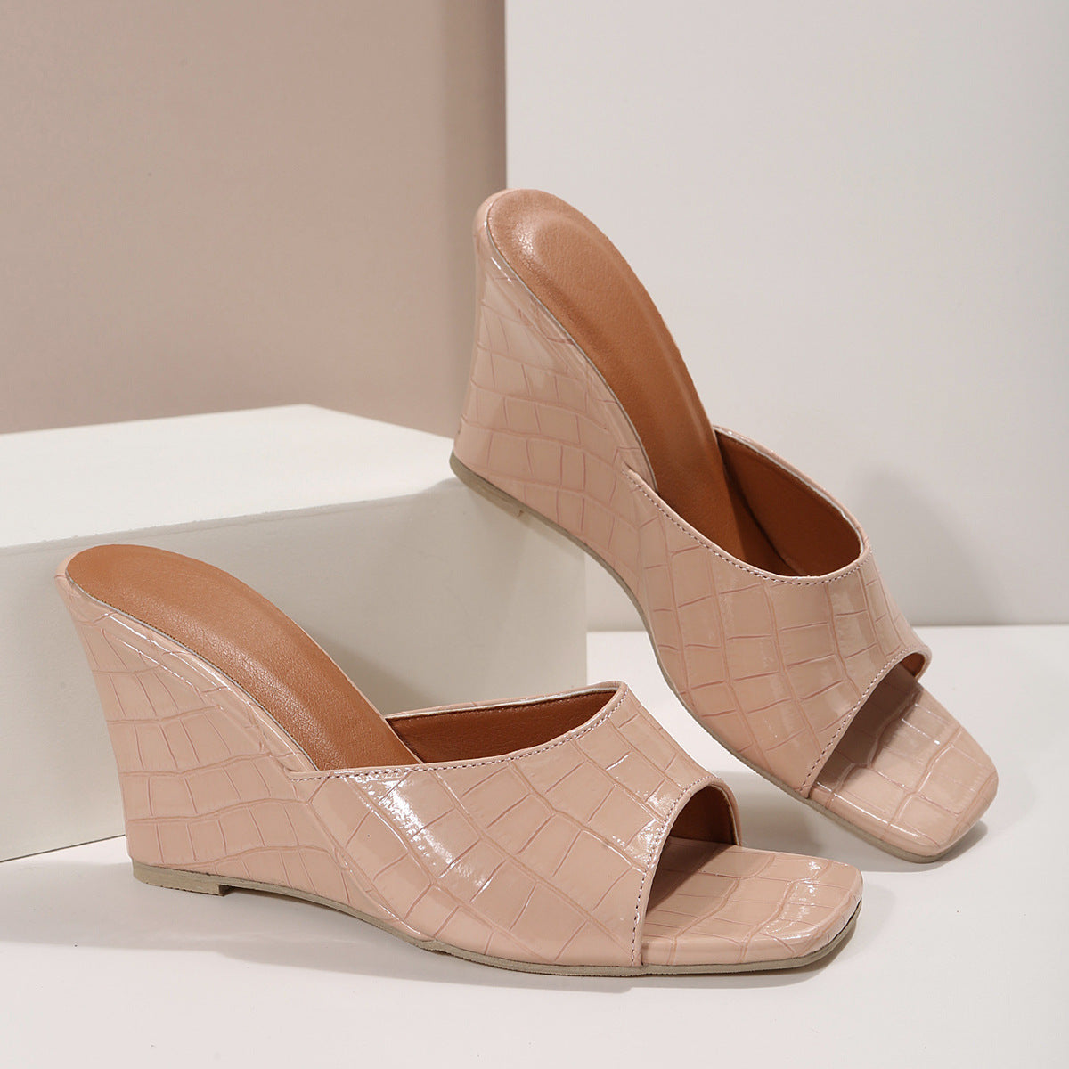 Sandali Ortopediche Aggraziate dal Look Moderno