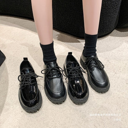 Scarpe Ortopediche Aggraziate dal Look Moderno